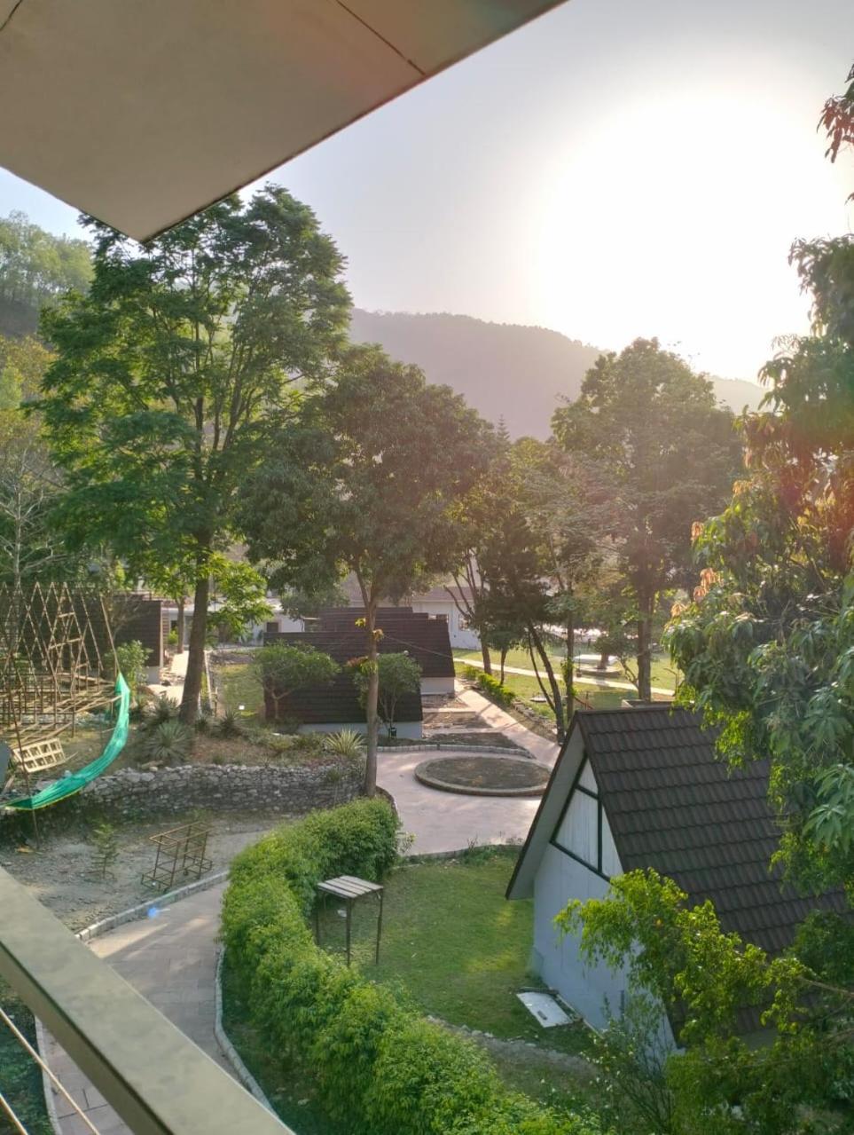 Welcomheritage Tarangi Ramganga Resort Marchula Esterno foto