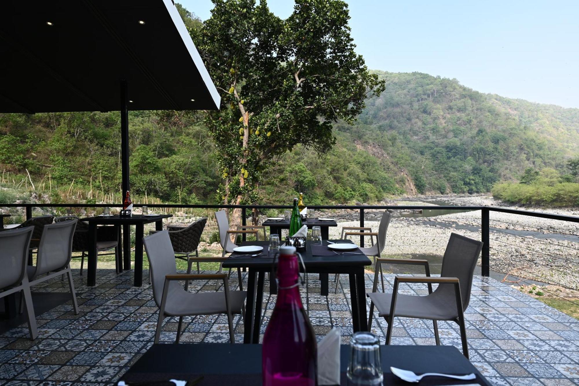 Welcomheritage Tarangi Ramganga Resort Marchula Esterno foto